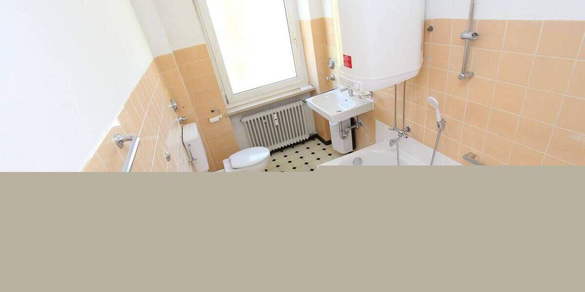 Etagenwohnung Landshut West - 2 Zimmer, 71 m&sup2;, 630&euro; | Angebot:26401110