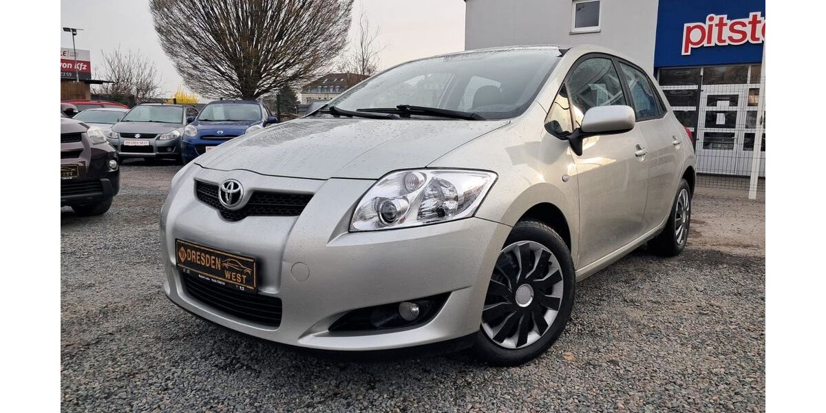 Toyota Auris 136.000 km 3.799 &euro; Dresden 01159