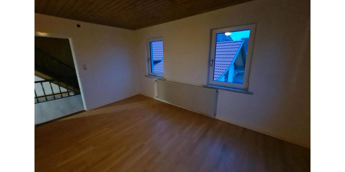 Etagenwohnung Markt Nordheim - 5 Zimmer, 150 m&sup2;, 1.150&euro; | Angebot:26609476