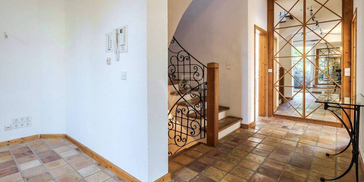 Einfamilienhaus Wehrheim - 8 Zimmer, 227 m&sup2;, 995.000&euro; | Angebot:25742958