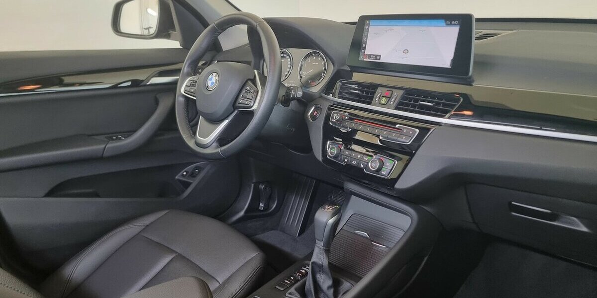 BMW X1 xDrive 25e Advantage LED ACC Head-Up Panorama 29.300 km 25.950 &euro; Garrel 49681