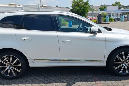 Volvo XC60 106.000 km 22.950 &euro; Kamen Westfalen 59174