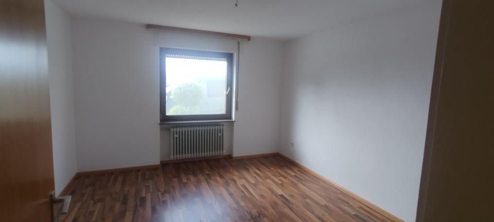 Mehrfamilienhaus mit großem Grundstück zimmer