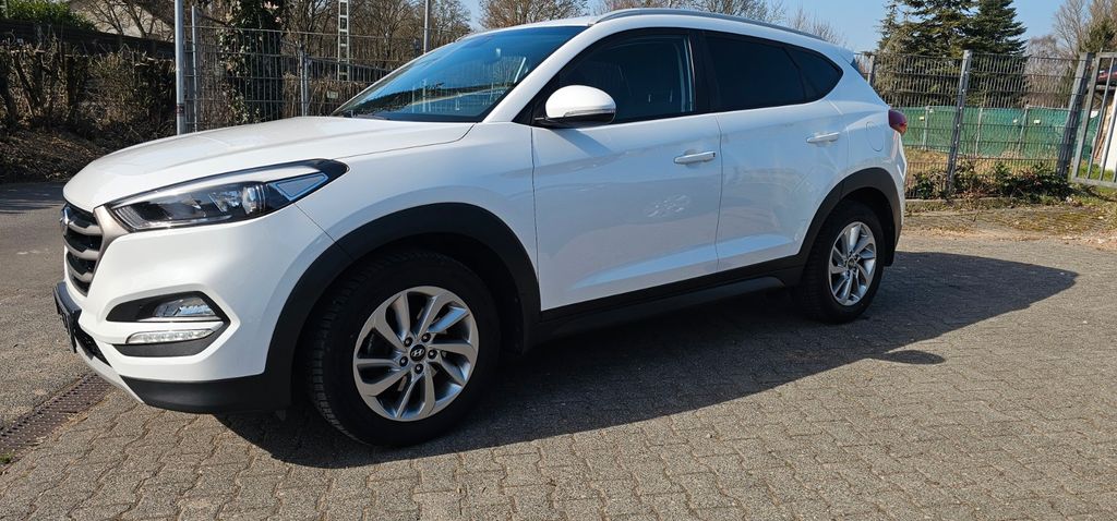 Hyundai TUCSON 186.542 km 10.900 &euro; Wiesbaden 65201