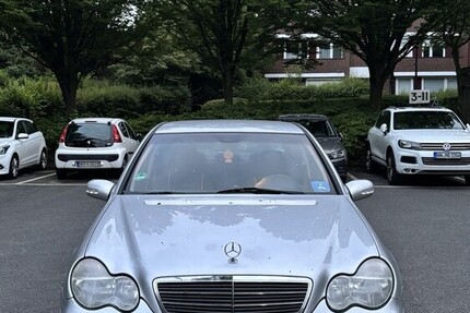 Mercedes-Benz C 180 154.000 km 2.700 € Hamburg 20038