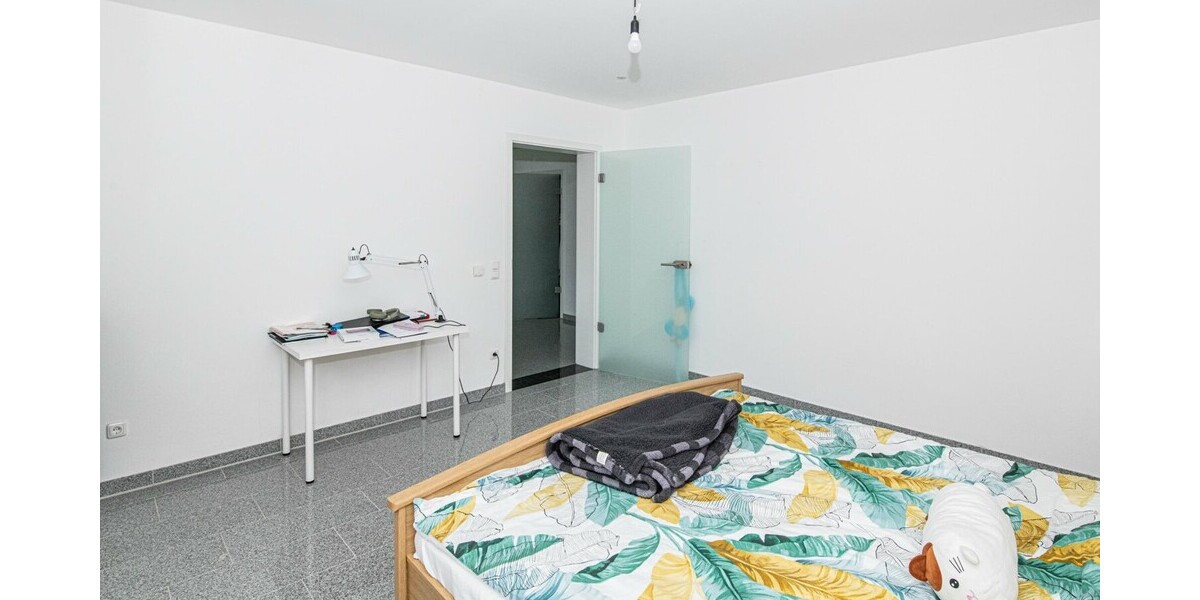 Modernes Gartenrefugium mit großzügigem Wohnbereich und zwei Stellplätzen in guter Lage zu verkaufen - Etagenwohnung Cham / Chammünster Chammünster | Angebot:26725968