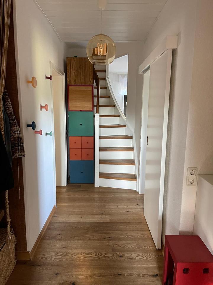 Ihr Traumhaus mit 8,5 Zimmer, 184 m², PV-Anlage, Naturgarten