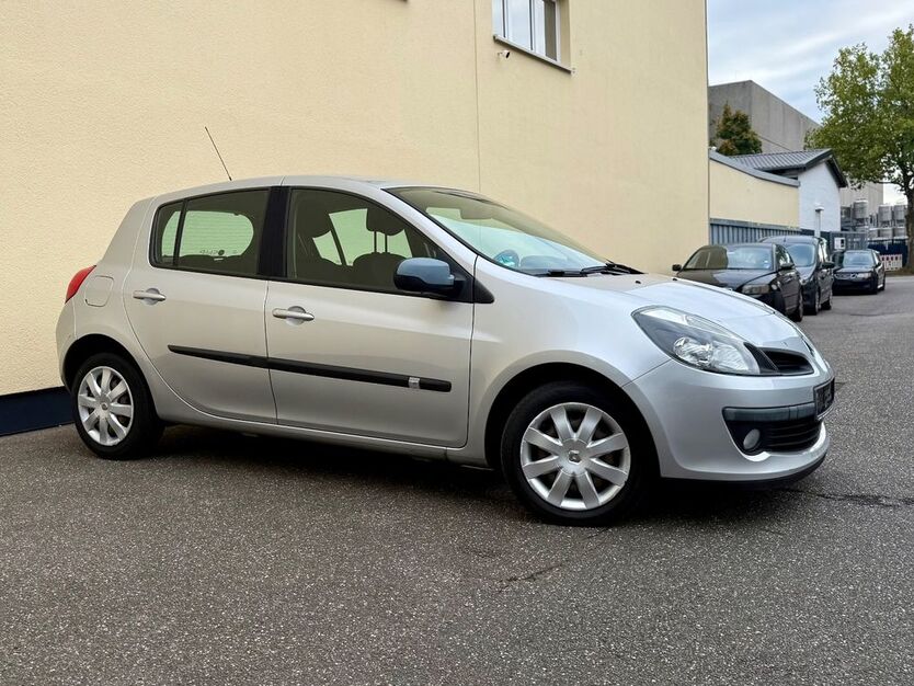 Renault Clio 177.744 km 1.990 € Hamburg 20537