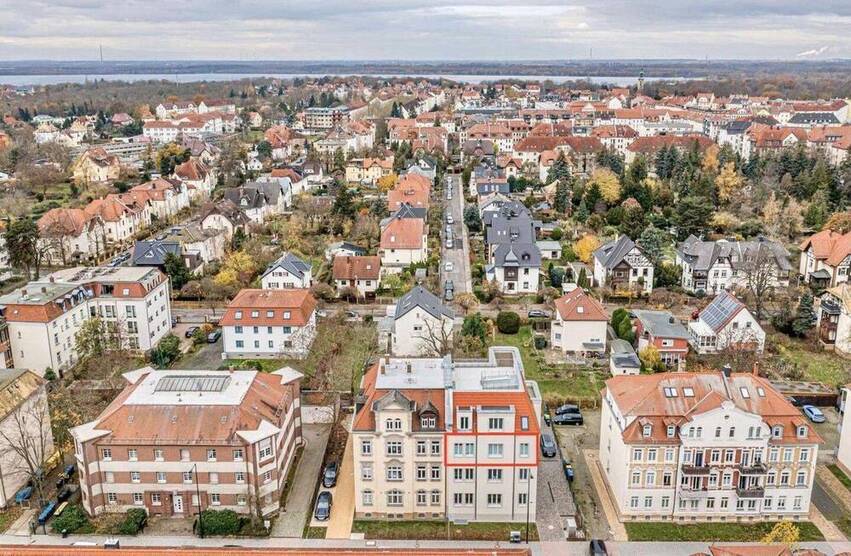 Moderne, neuwertige 4-Raum-Wohnung mit. lux. Innenausstattung, Balkon, EBK und weiteren Extras