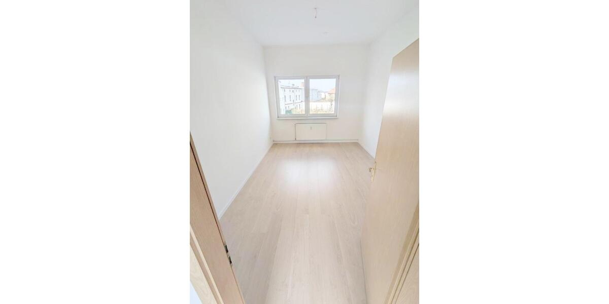 Hübsche helle geräumige 2,5 Zimmer-Wohnung in gepflegtem Haus in serh guter Lage, Zentrum nah, Pritzwalk 2 zimmer