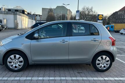 Toyota Yaris 113.000 km 3.200 &euro; Berlin 14050
