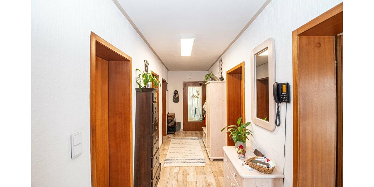 Interessantes Mehrfamilienhaus als Kapitalanlage oder Mehrgenerationenwohnen - Mehrfamilienhaus, Wohnhaus Waldmünchen | Angebot:25991949