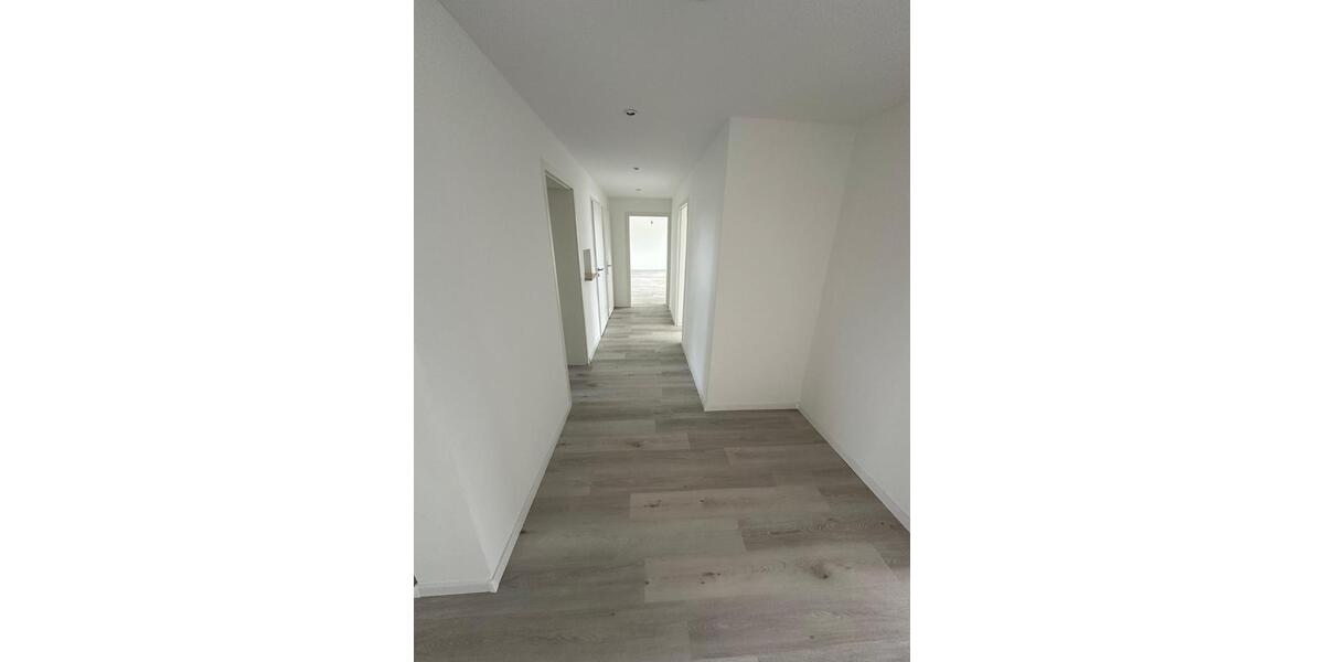 Einfamilienhaus Villingen-Schwenningen Schwenningen - 5 Zimmer, 152 m&sup2;, 1.350&euro; | Angebot:25719338