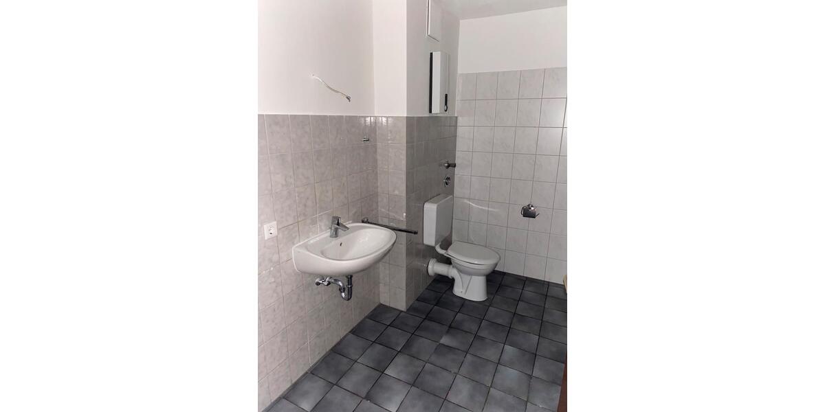 Dachgeschoßwohnung Plettenberg - 3 Zimmer, 75 m&sup2;, 425&euro; | Angebot:26367430