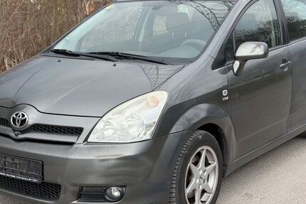 Toyota Corolla Verso 235.000 km 2.650 &euro; Strassberg 72479