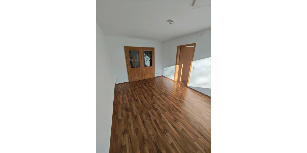 Etagenwohnung Neustadt an der Orla - 2 Zimmer, 45 m&sup2;, 450&euro; | Angebot:26017986