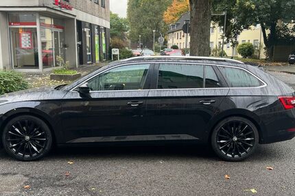 Skoda Superb 117.000 km 17.500 € Krefeld 47829