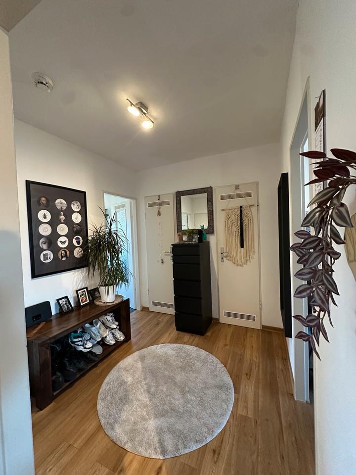 NUR **6 Monatige Zwischenmiete**Möblierte 2 Zimmer EBK & Balkon zimmer