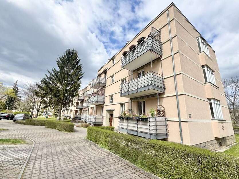 Wohnung zum Kaufen in Dresden 171.990 € 76.94 m²