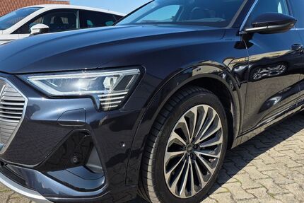 Audi e-tron 38.389 km 36.990 &euro; Ichenhausen 89335