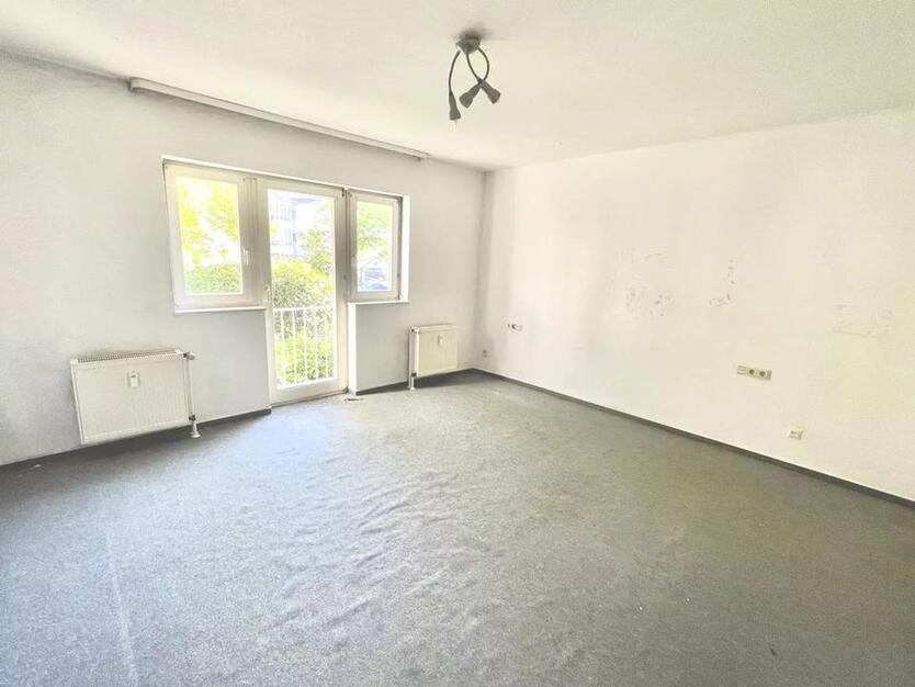 Schön geschnittene, sonnige 2-Zimmer-Wohnung in Homburg-Erbach zimmer