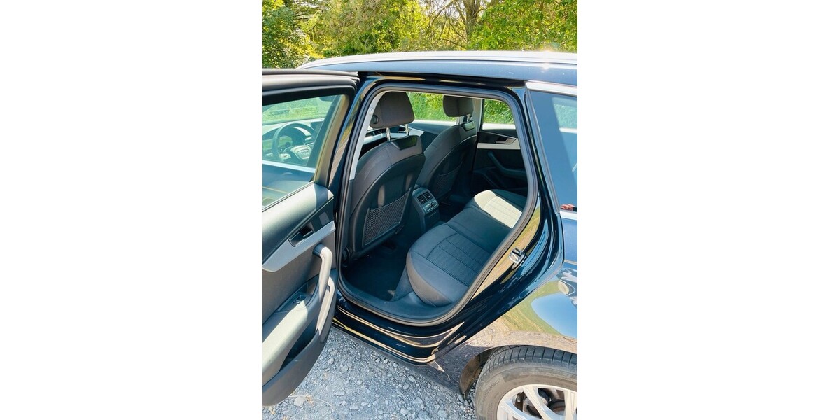 Audi A4 Avant 71.000 km 20.499 € Düsseldorf 40213