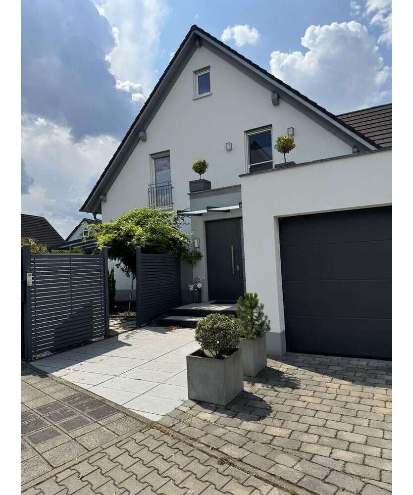 Haus zum Kaufen in Nürnberg 1.375.000 € 220 m²