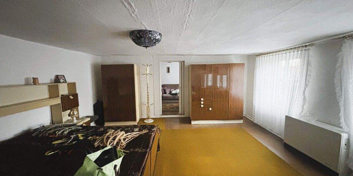 geräumiges Stadthaus mit Zufahrt und 3 Garagen im Zentrum von Penzlin 7 zimmer