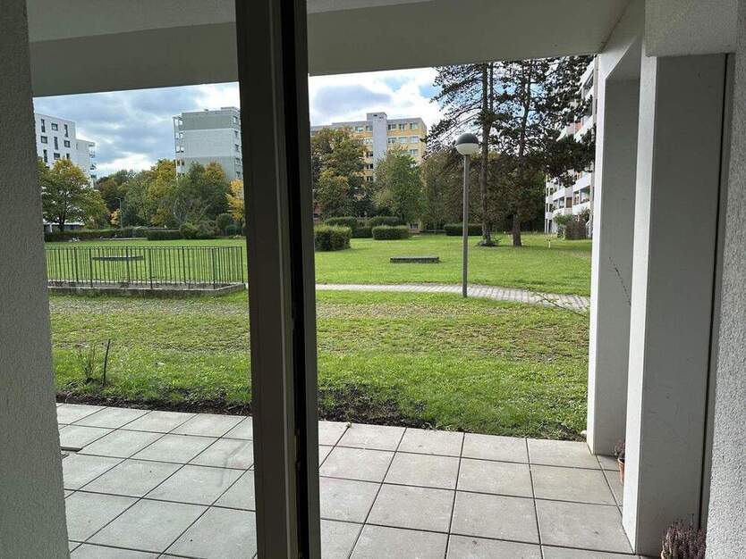 Moderne 2-Zimmer-Wohnung mit Terrasse - frisch renoviert in München-Perlach 2 zimmer