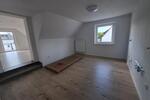 Dachgeschoßwohnung Geisenhausen - 4 Zimmer, 91 m&sup2;, 990&euro; | Angebot:26636176