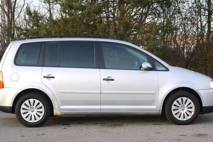 VW Touran 192.000 km 2.990 &euro; München 81243