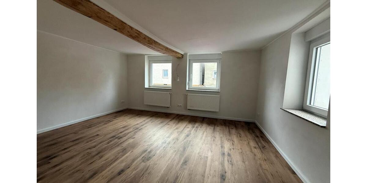 Kernsaniertes Einfamilienhaus zur Miete in Großen-Buseck 4.5 zimmer