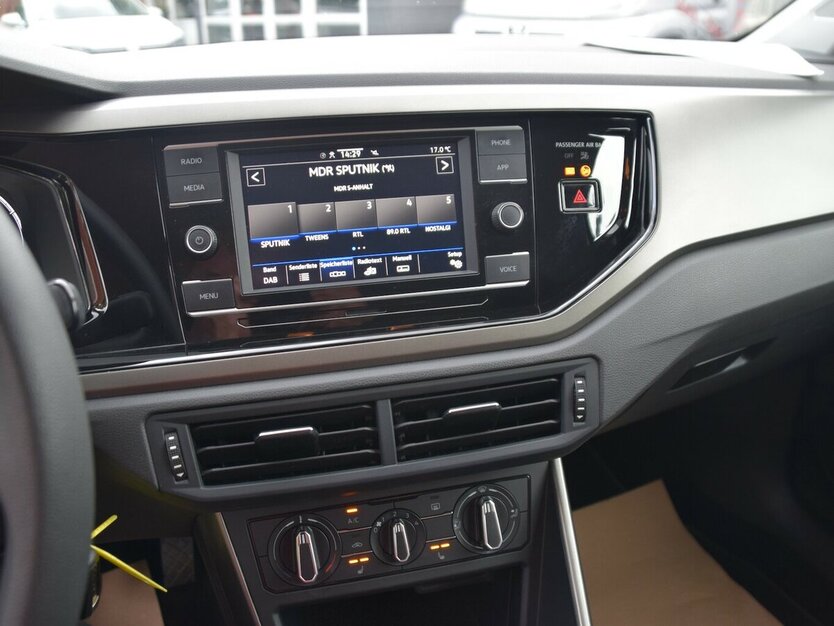 VW Polo 1,0 Comfortline Klima*PDC*GRA*Sihzg*Allseas 39.595 km 14.980 € Rastede 26160