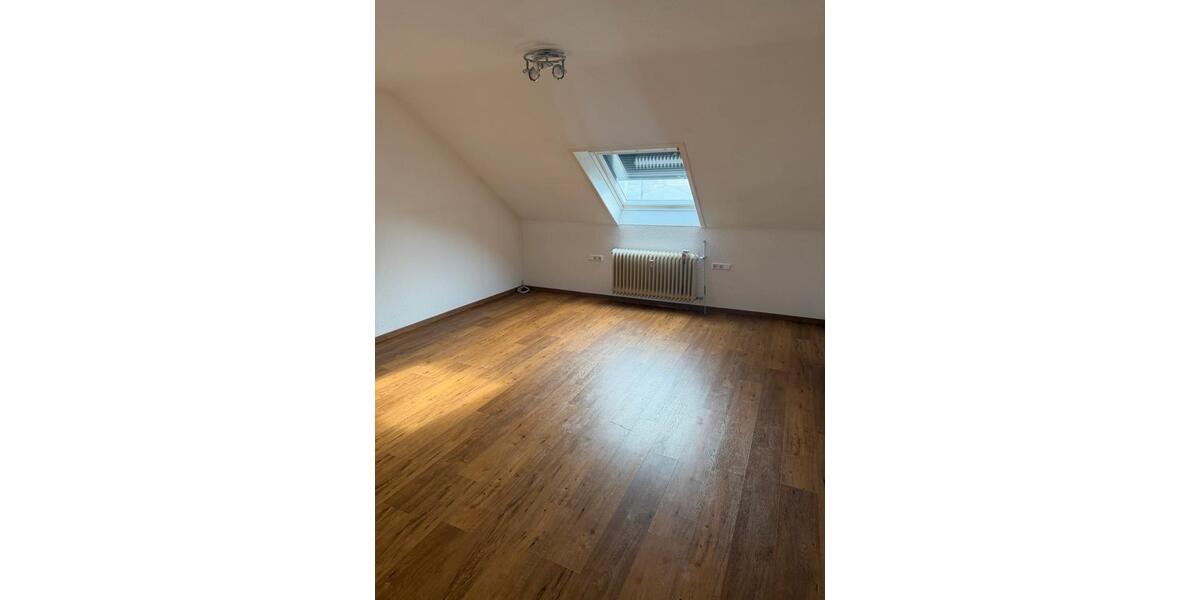 Etagenwohnung Kirchheim unter Teck - 4 Zimmer, 110 m&sup2;, 1.400&euro; | Angebot:25594090