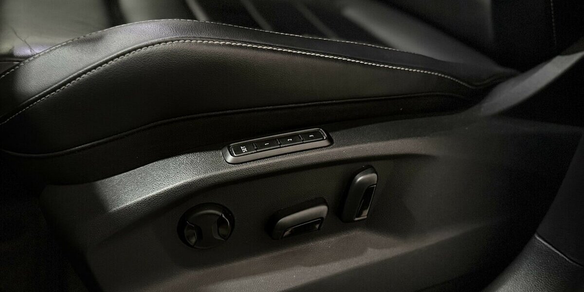 VW T-Roc R-Line/4Motion/Pano/Memory/Keyles 64.000 km 28.250 &euro; Mönchengladbach 41066