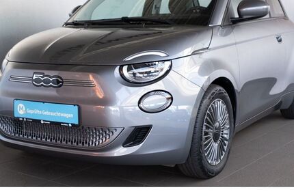 Fiat 500e 12.547 km 17.970 € Hüttenberg-Rechtenbach 35625