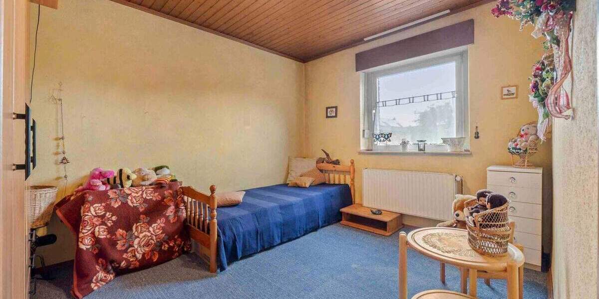 Doppelhaushälfte Bedburg Kirchherten - 3 Zimmer, 93 m&sup2;, 165.000&euro; | Angebot:25775757