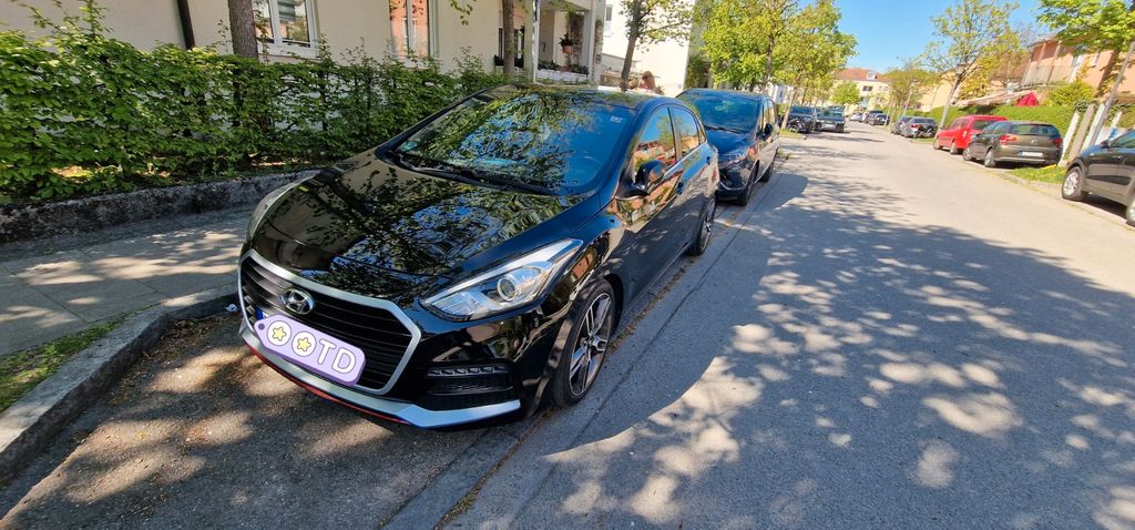 Hyundai i30 93.000 km 13.500 &euro; München 80939
