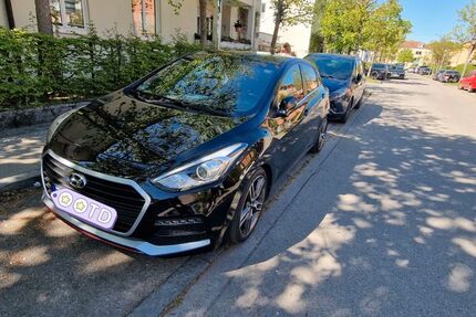 Hyundai i30 93.000 km 13.900 &euro; München 80939