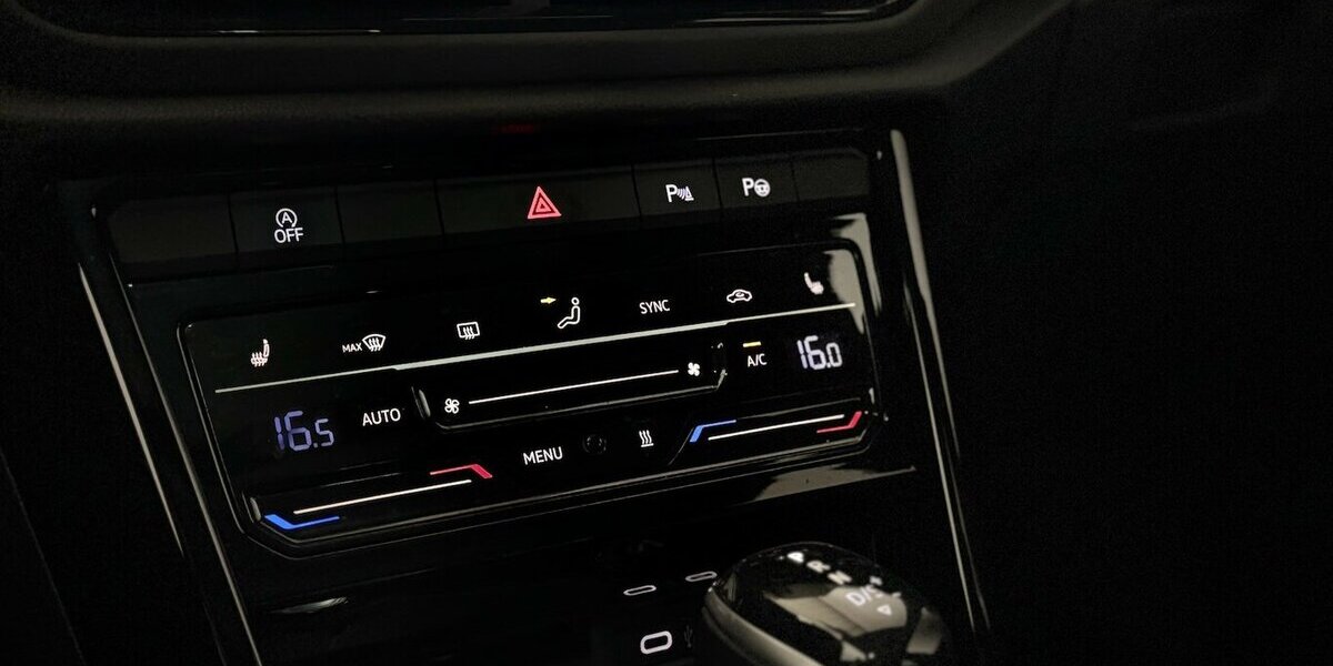 VW T-Roc R-Line/4Motion/Pano/Memory/Keyles 64.000 km 28.250 &euro; Mönchengladbach 41066