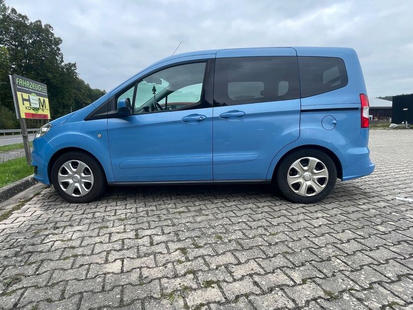 Ford Tourneo Courier 76.000 km 8.000 € Lichtenfels 96215