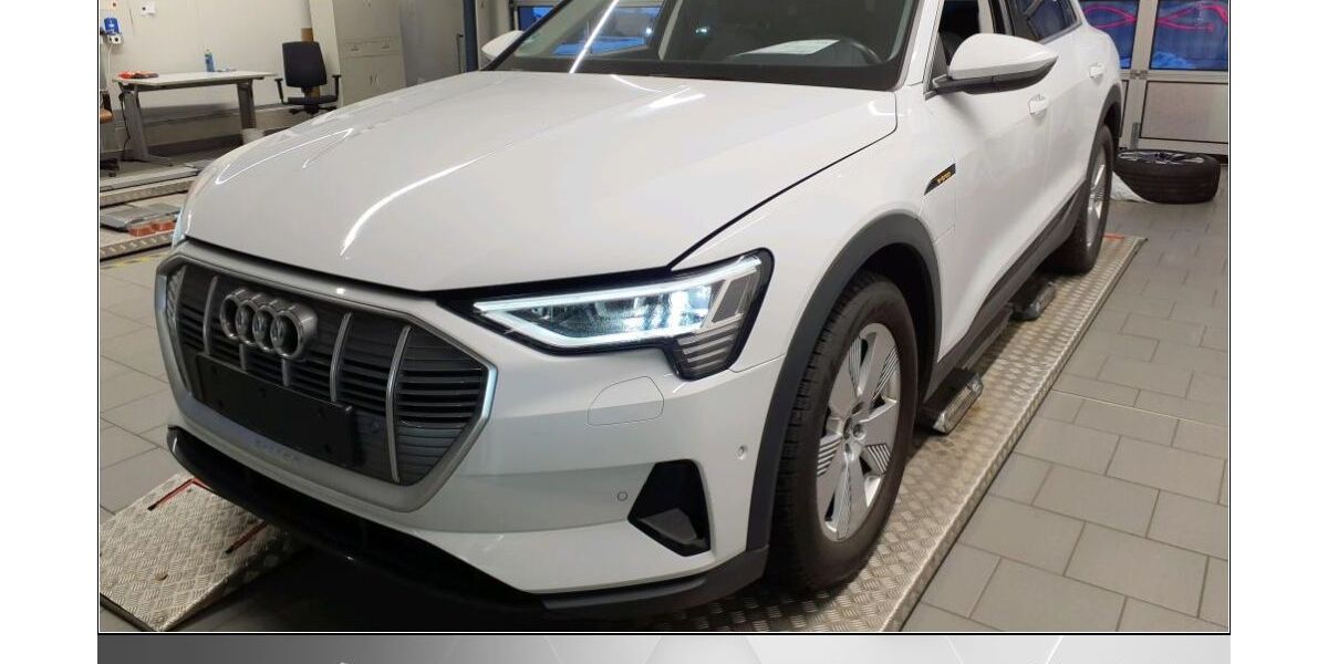 Audi e-tron 27.500 km 36.470 &euro; Helmstedt 38350