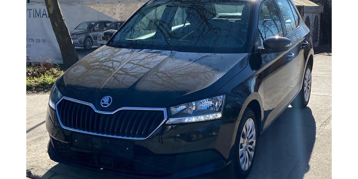Skoda Fabia 89.976 km 10.900 &euro; Berlin 12681
