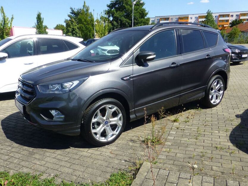 Ford Kuga 68.886 km 16.980 € Wolfen 06766