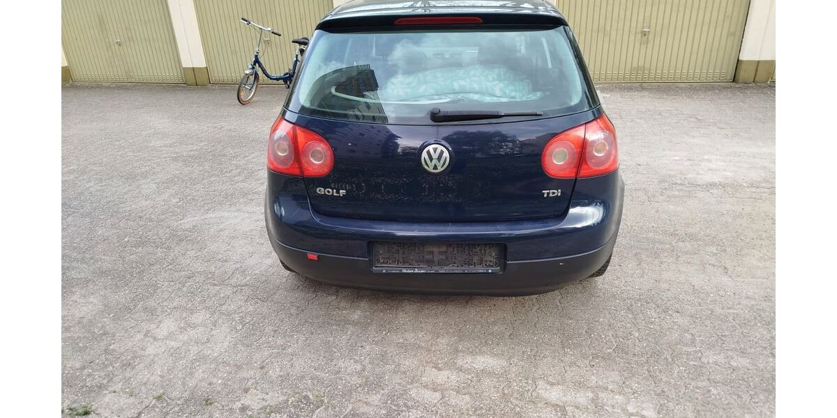VW Golf 322.500 km 2.500 &euro; Salzatal 06124