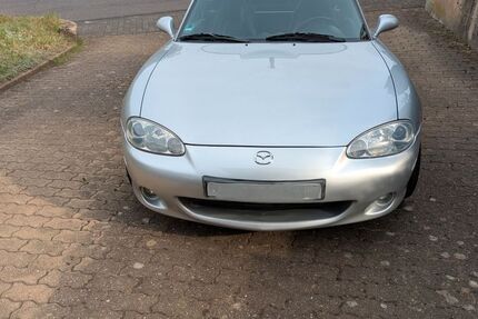 Mazda MX-5 174.107 km 3.500 € Schwalbach 66773