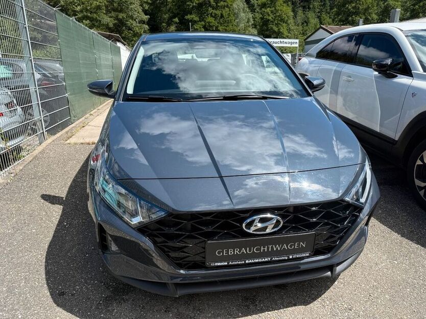 i20