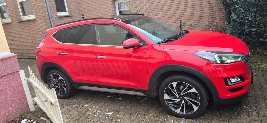 Hyundai TUCSON 98.000 km 18.400 &euro; Bad Oeynhausen 32547