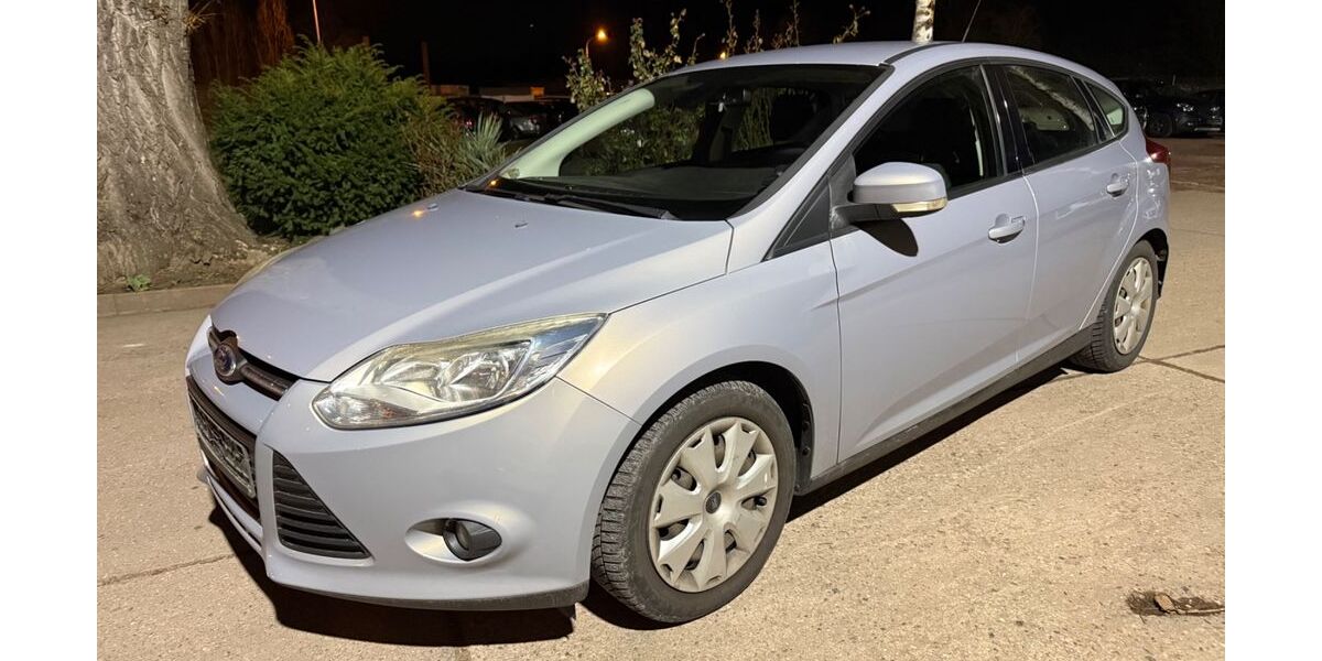 Ford Focus 128.000 km 5.990 &euro; Halle/S. 06132