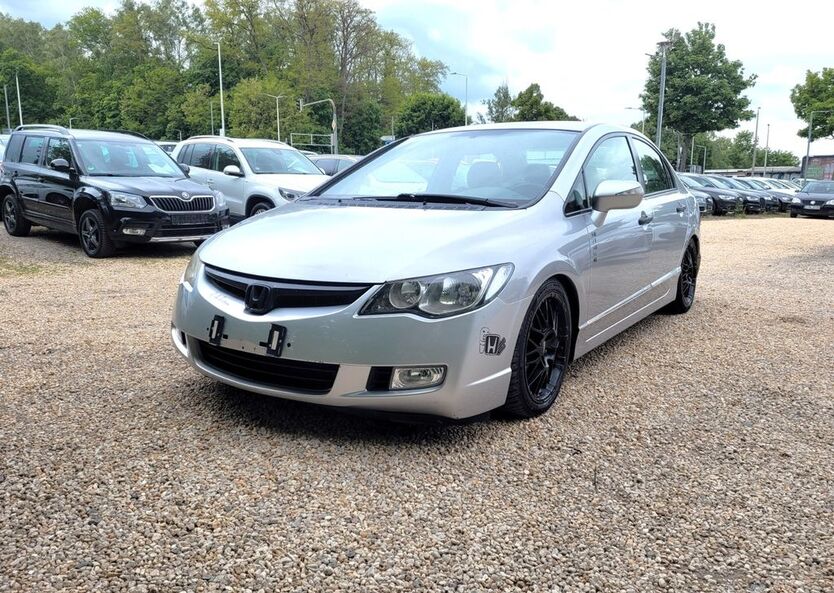 Honda Civic 157.564 km 2.980 € Zwickau 08056